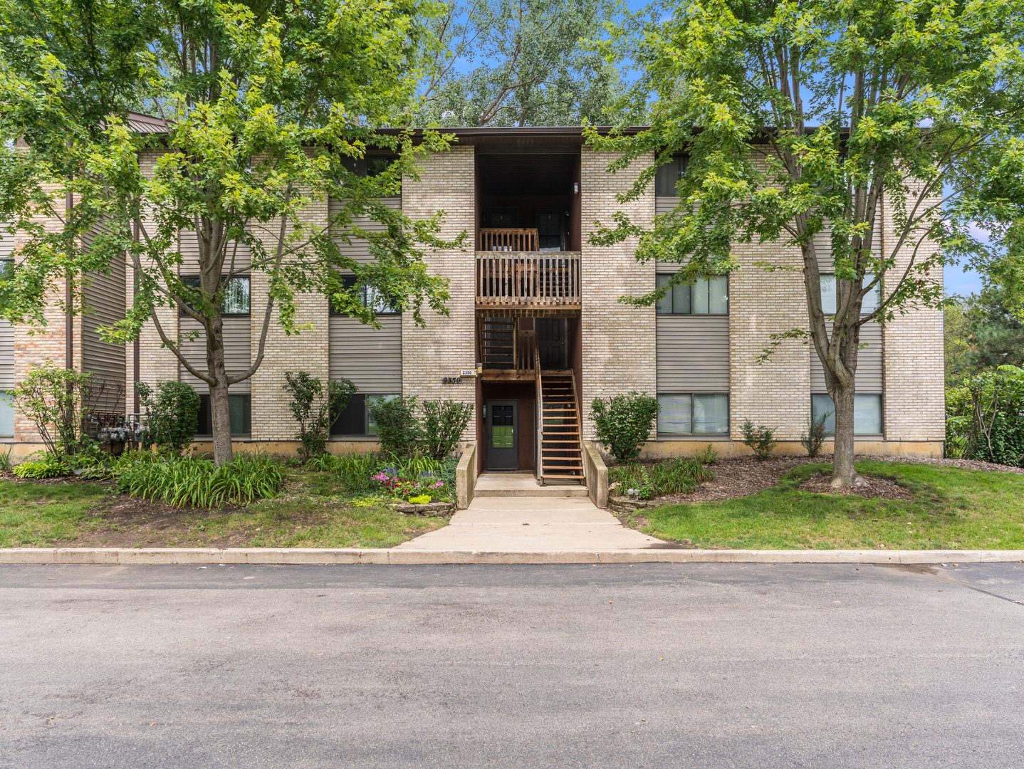 2350 SOUTH Street Unit D, Elgin IL 60123