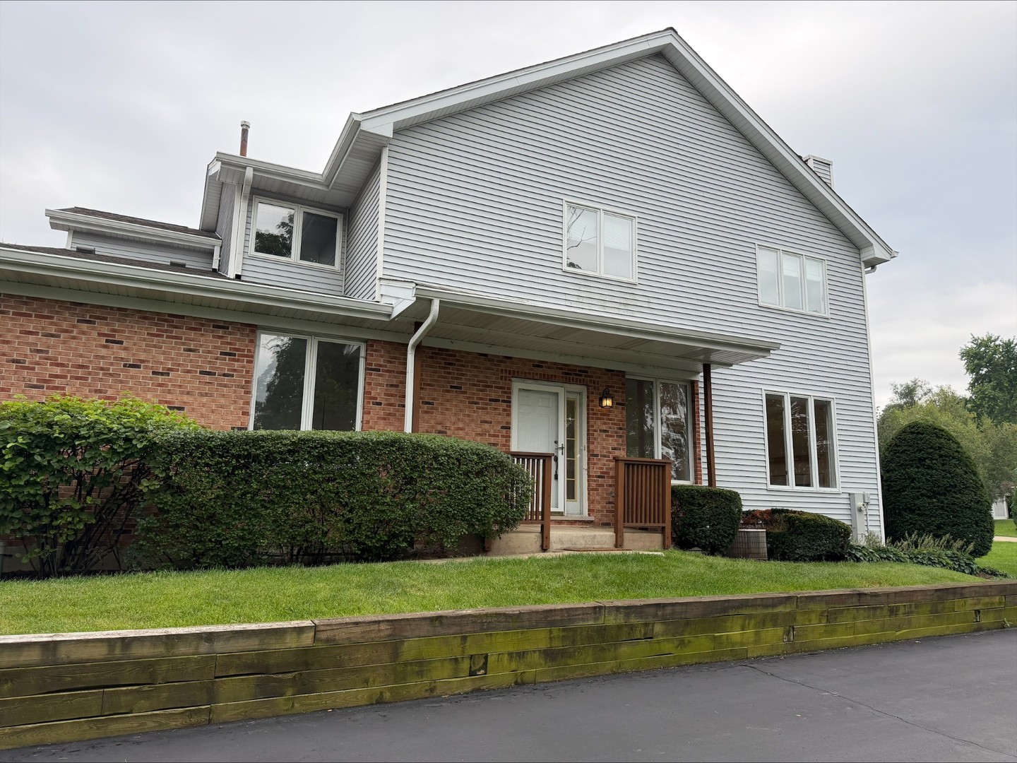 94 Charlotte Court Unit 94, Cary IL 60013