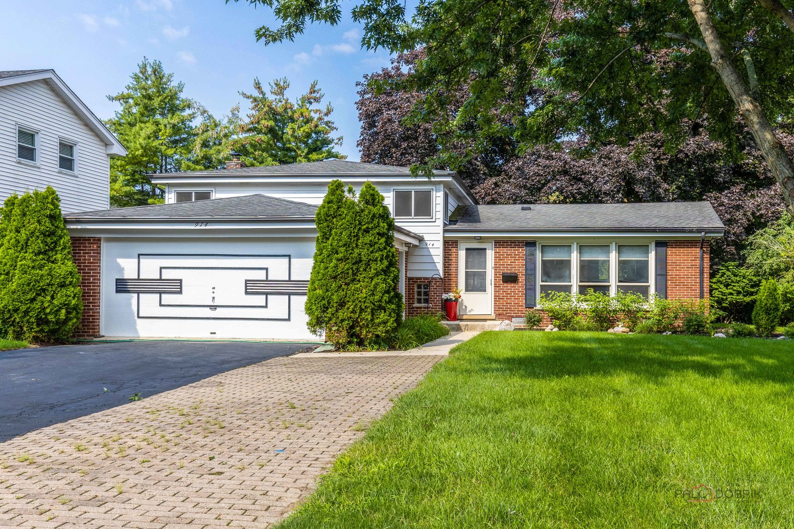 914 S Arlington Heights Road, Arlington Heights IL 60005