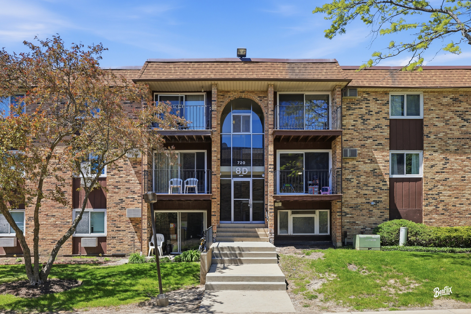 720 Hill Drive Unit 8-302, Hoffman Estates IL 60169