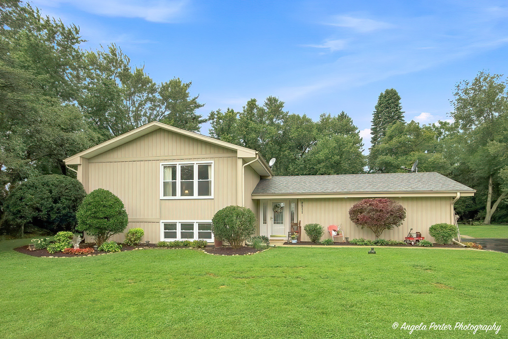 2211 Lamb Road, Woodstock IL 60098