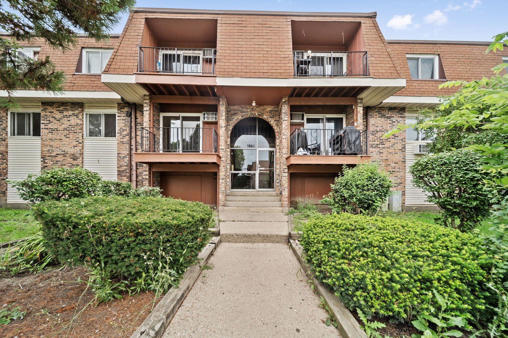 1065 Valley Lane Unit 208, Hoffman Estates IL 60169