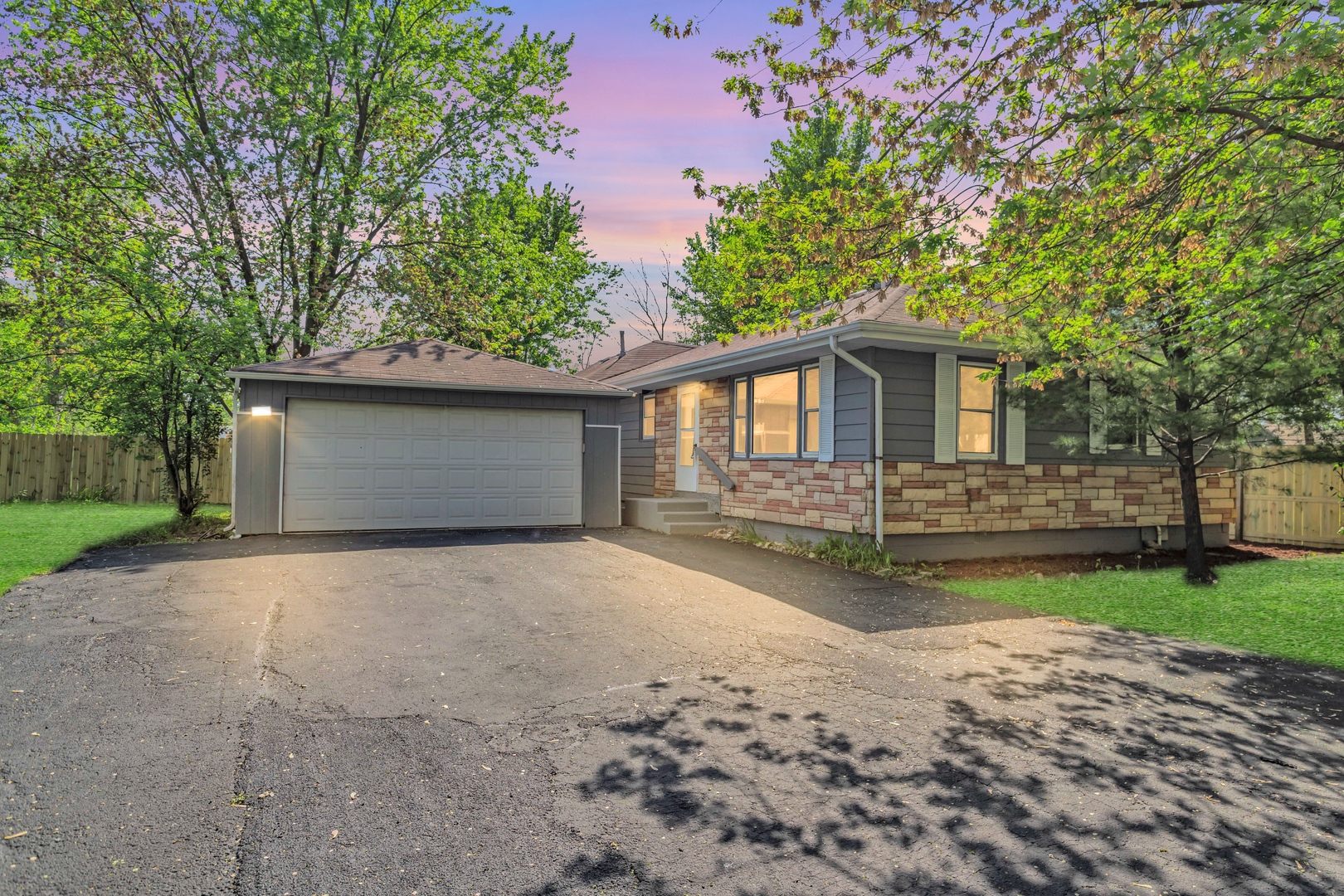 117 Arthur Avenue, South Elgin IL 60177