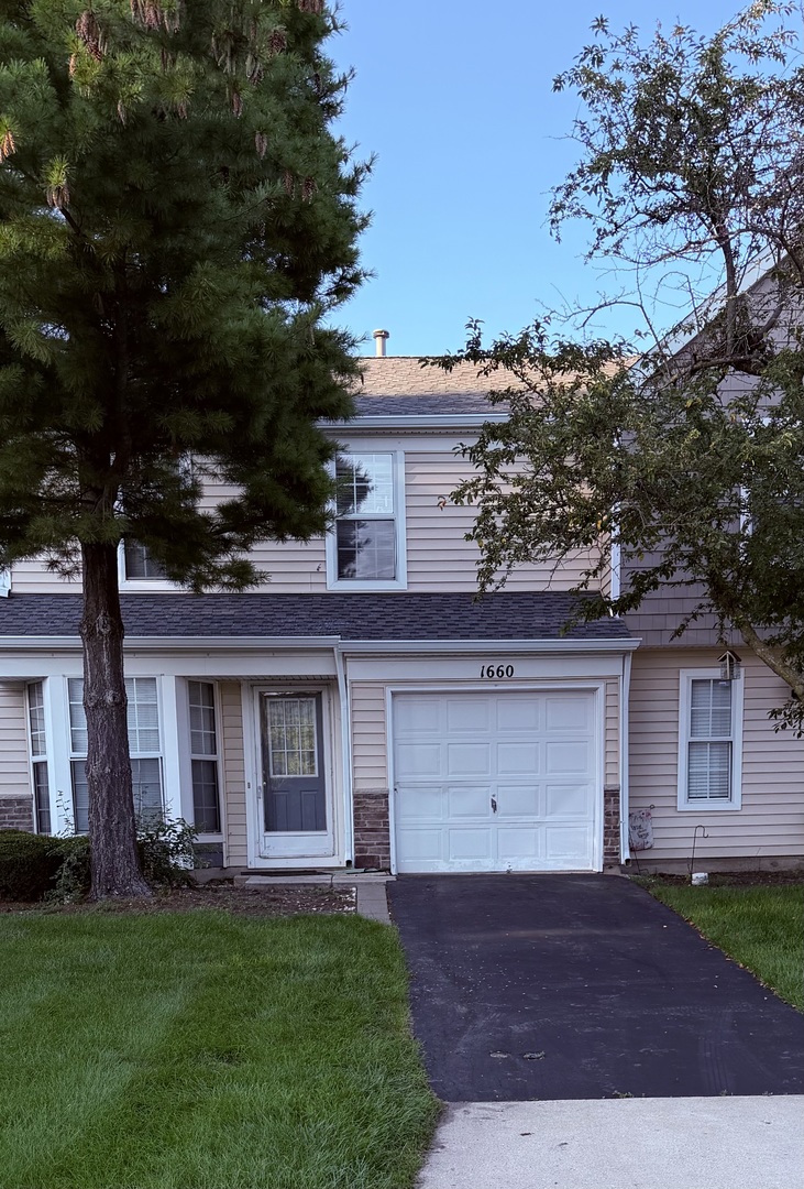 1660 College Green Drive, Elgin IL 60123