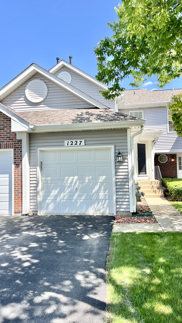 1227 Hathaway Circle, Elgin IL 60120
