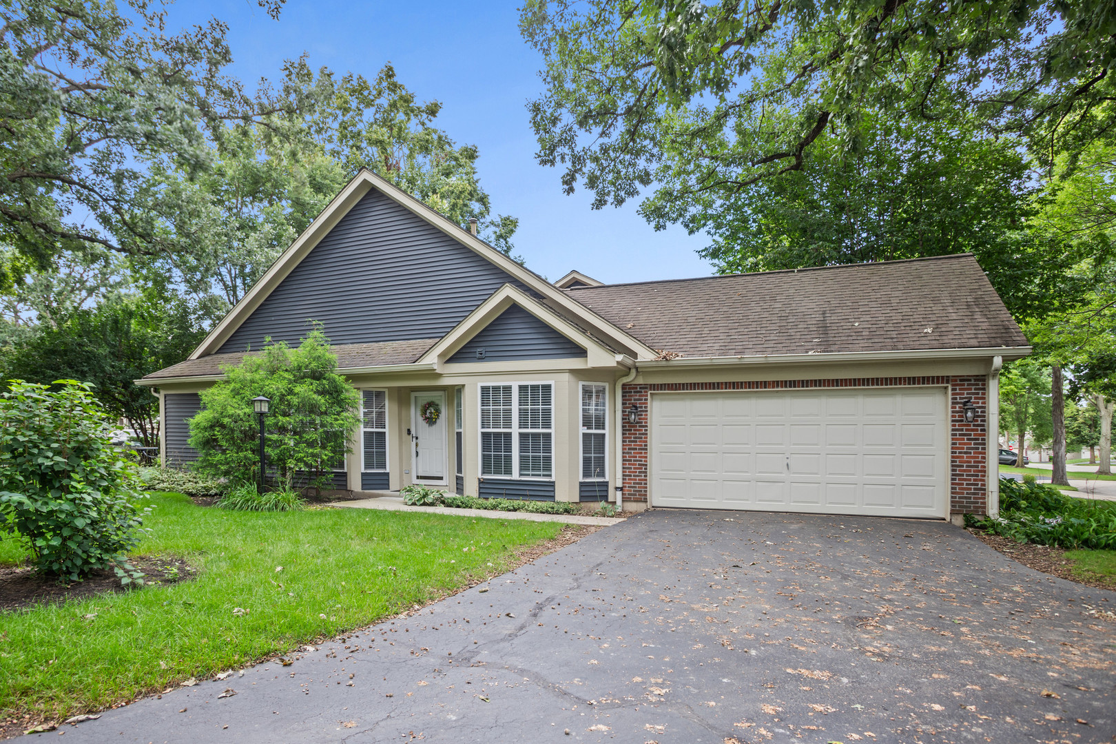689 Bent Ridge Lane, Elgin IL 60120
