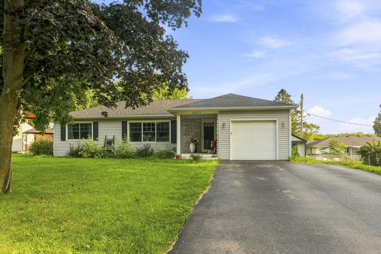 1501 Channel Beach Avenue, Johnsburg IL 60051