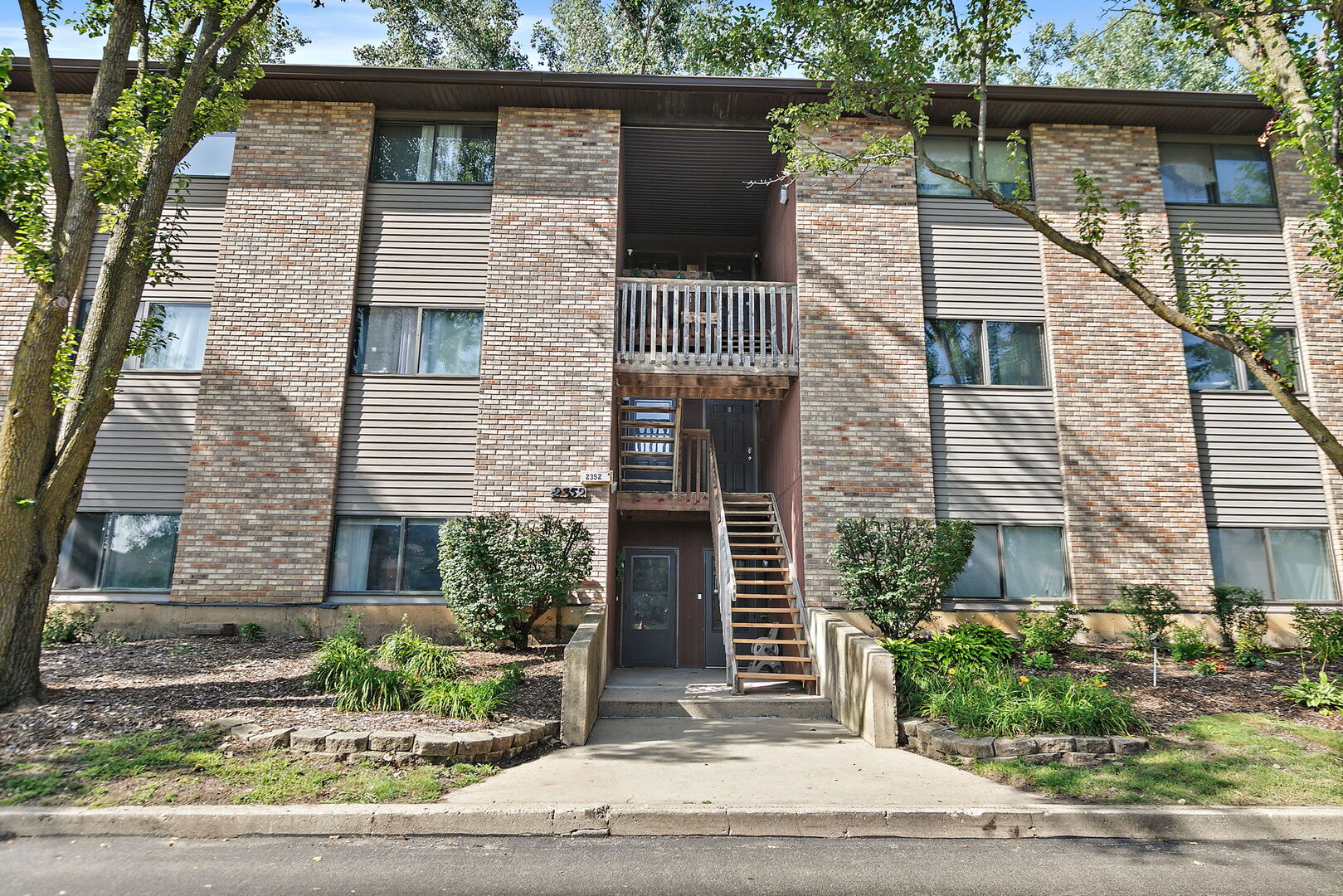 2352 South Street Unit D, Elgin IL 60123