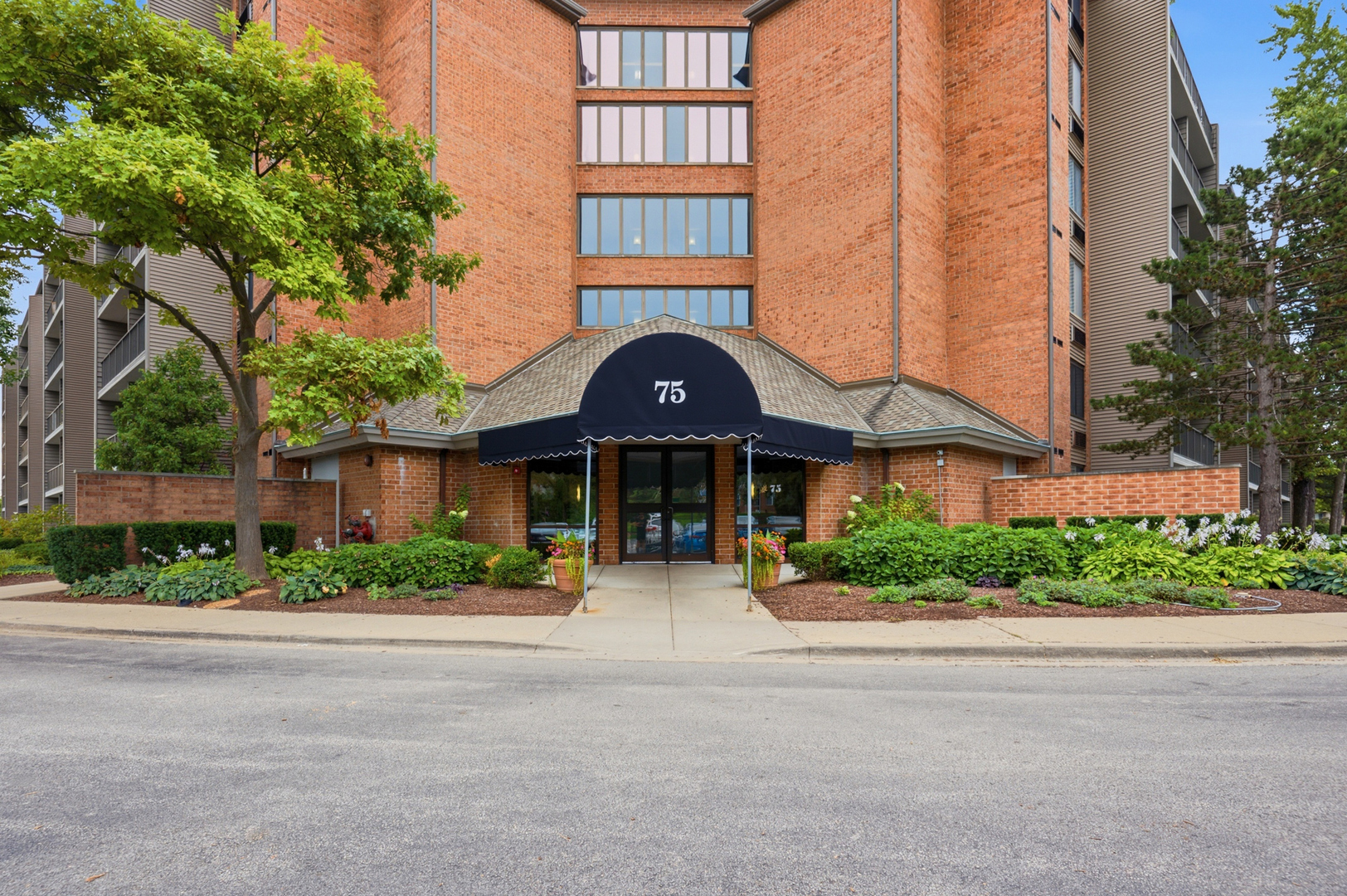 75 Kristin Circle Unit 309, Schaumburg IL 60195