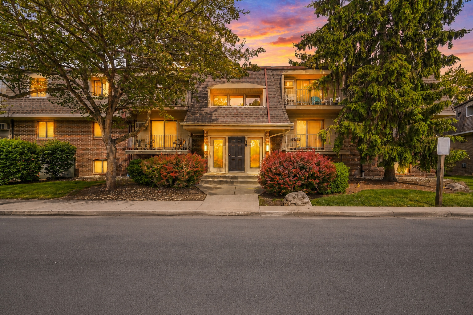 138 E Bailey Road Unit M, Naperville IL 60565