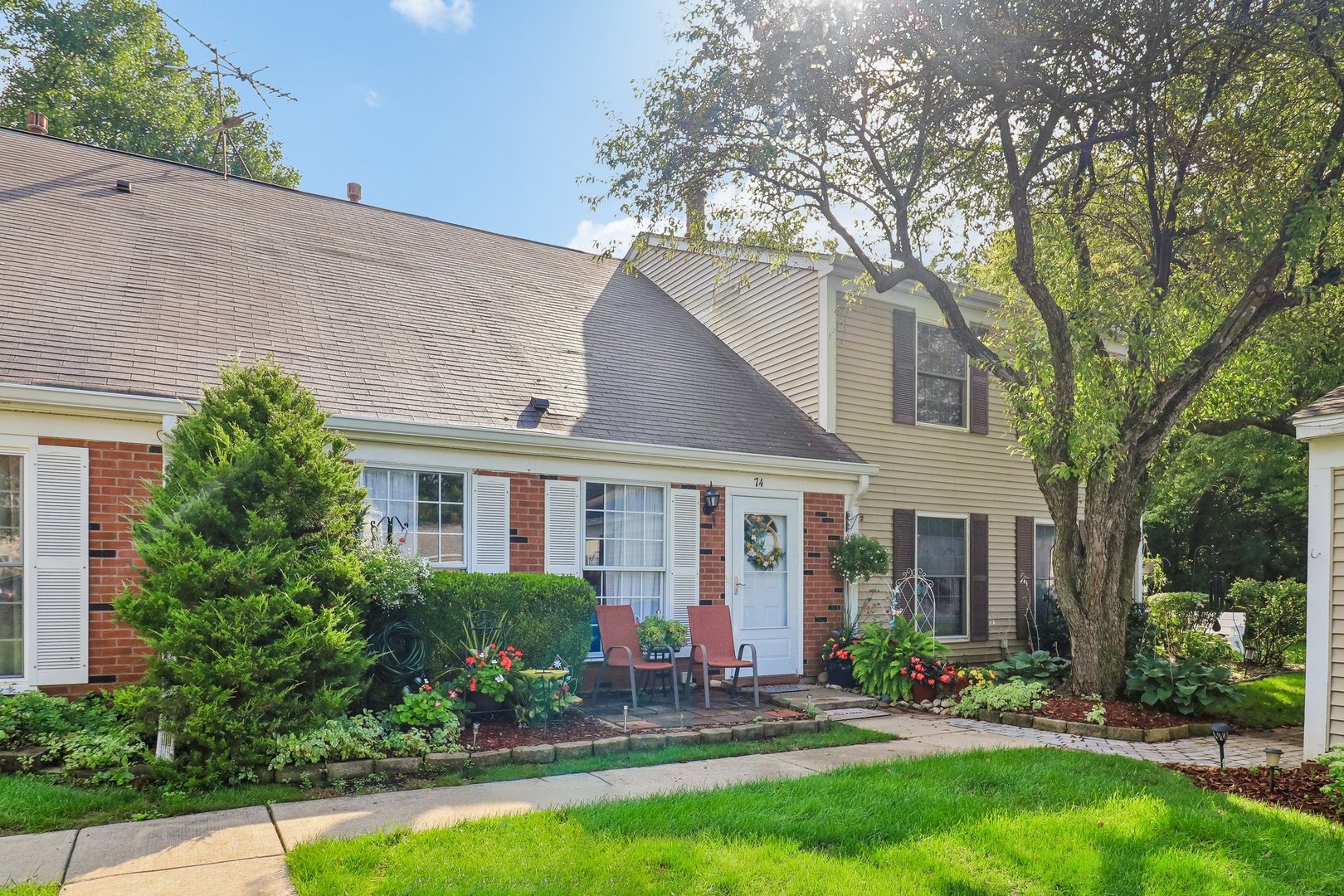 74 Silver Tree Circle, Cary IL 60013