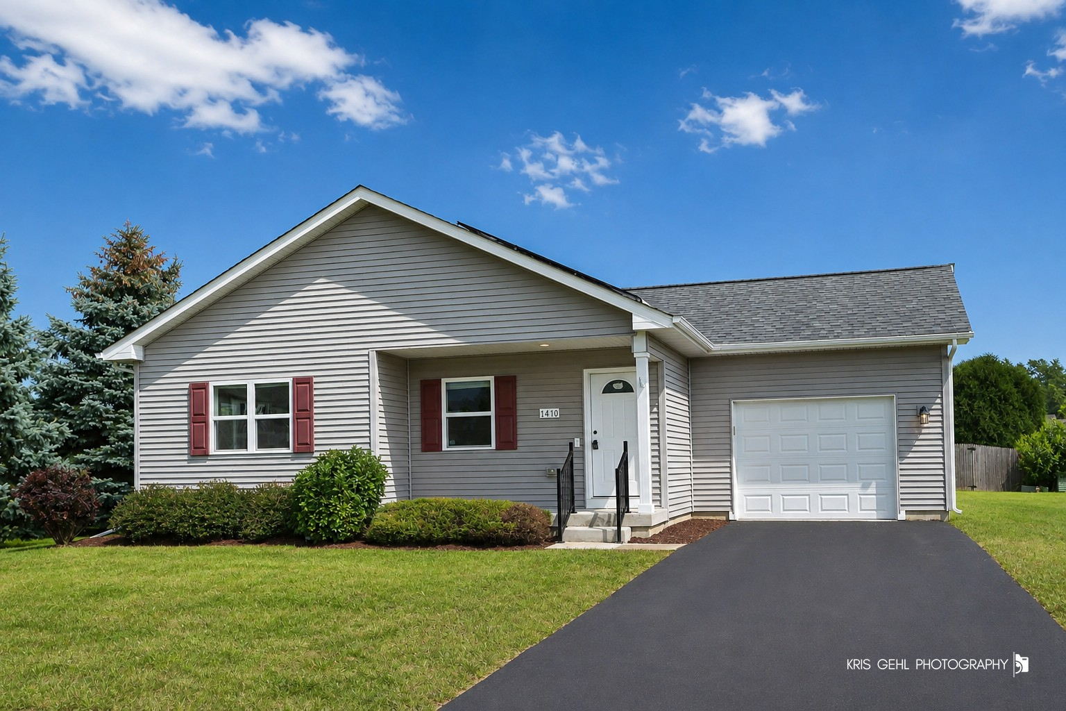 1410 Thomas Drive, Woodstock IL 60098