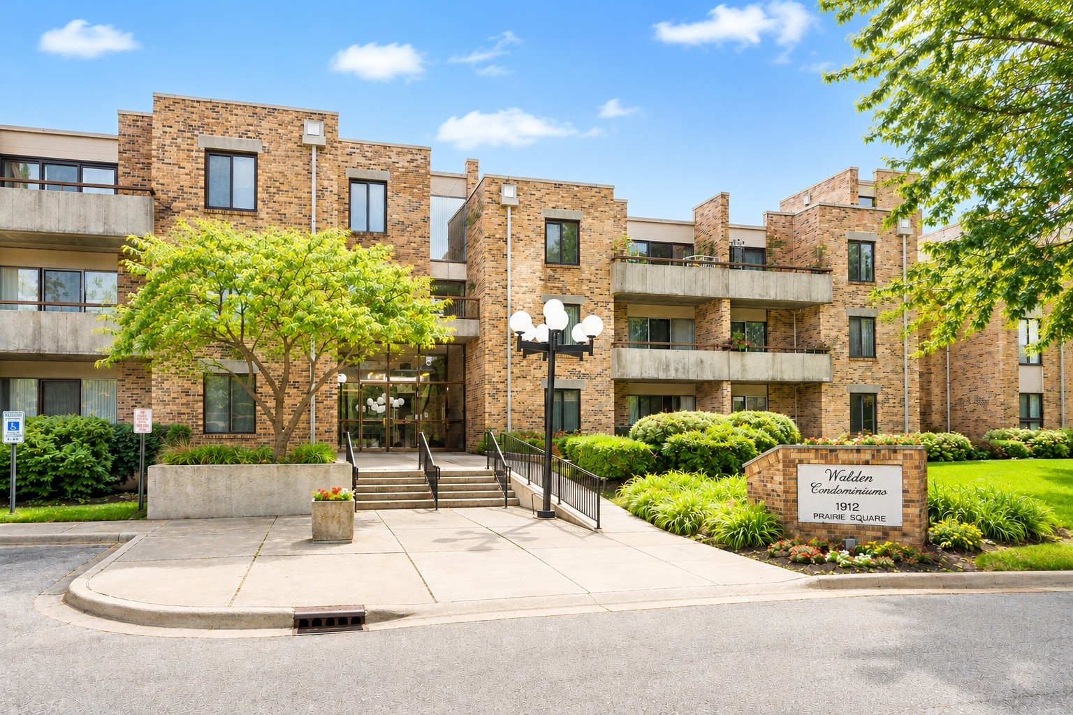 1912 PRAIRIE Square Unit 120A, Schaumburg IL 60173