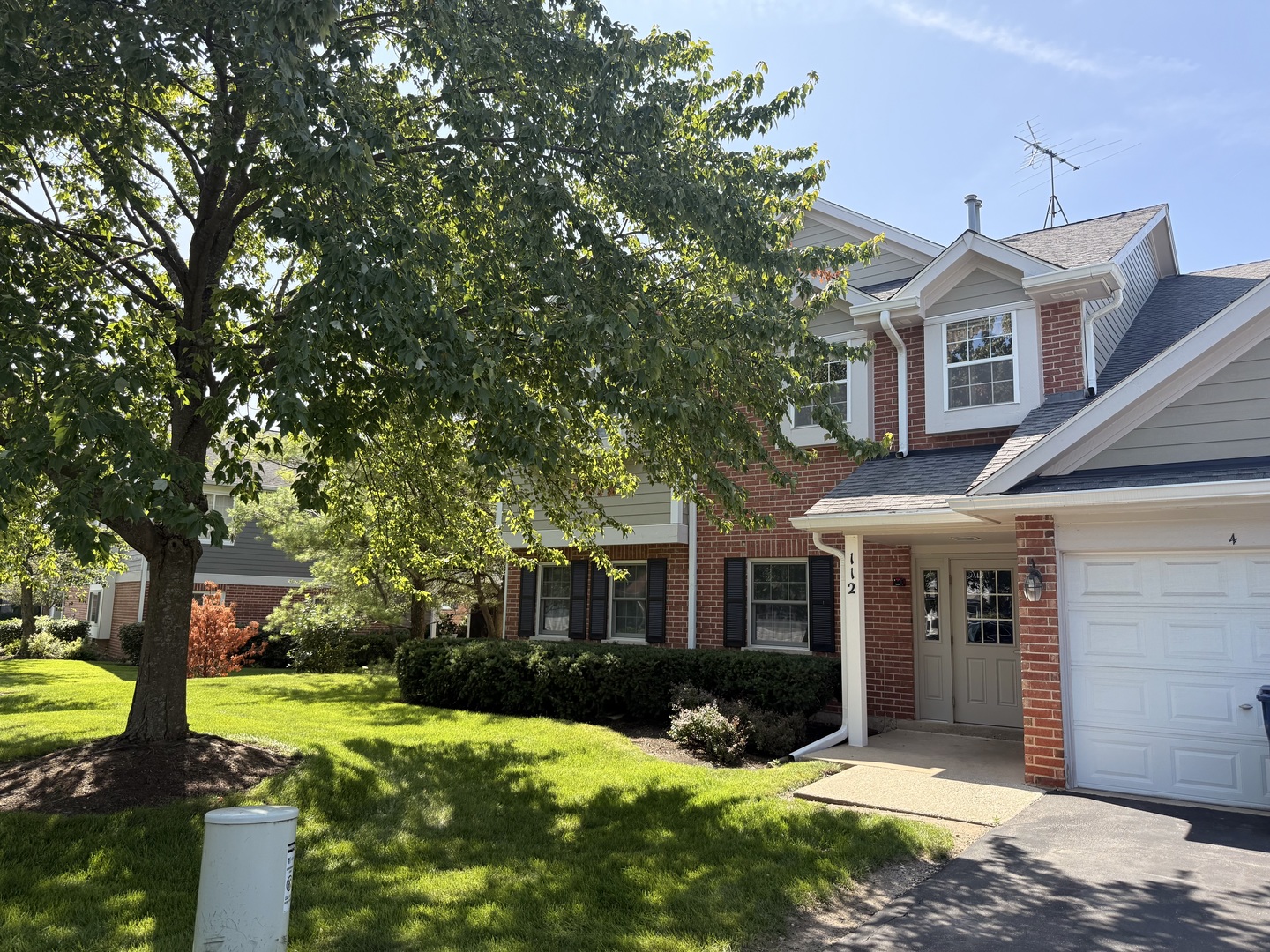 112 S Pembroke Drive Unit 2, Schaumburg IL 60193
