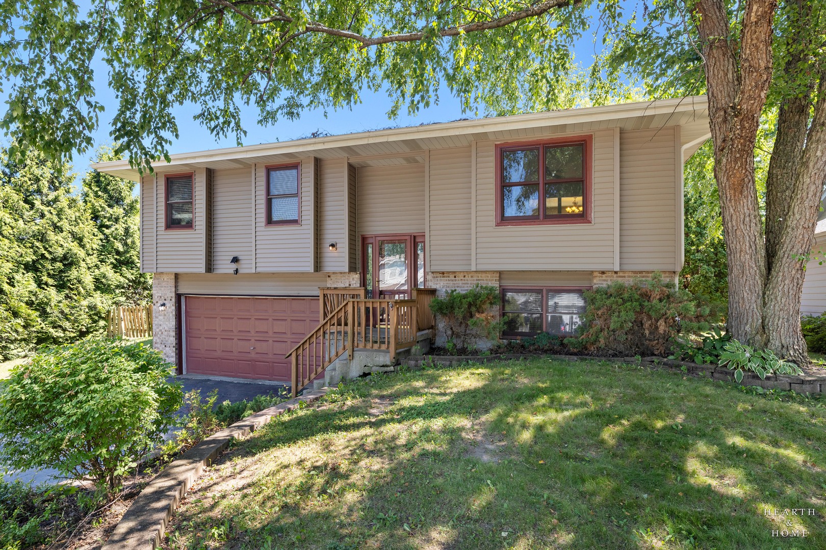 558 Barbary Lane, Woodstock IL 60098