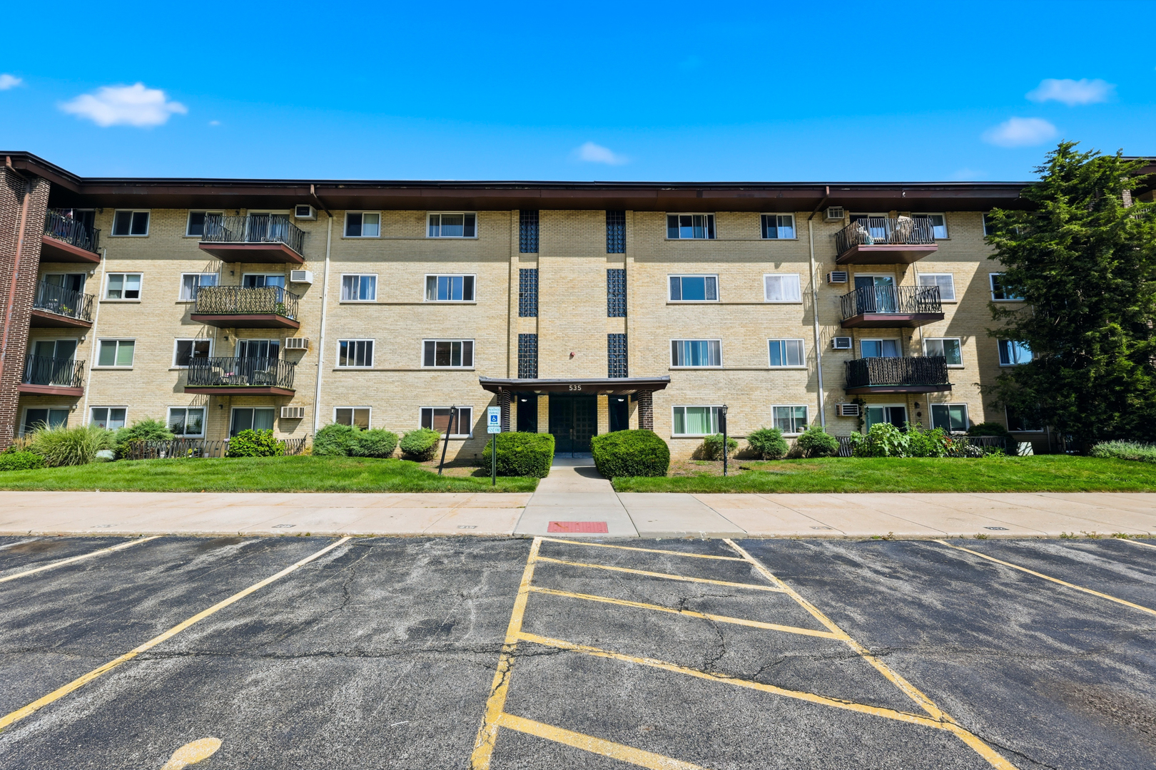 535 S Cleveland Avenue Unit 106, Arlington Heights IL 60005