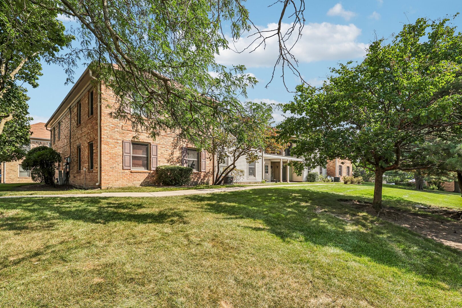 1760 BRISTOL WALK Walk Unit B, Hoffman Estates IL 60169
