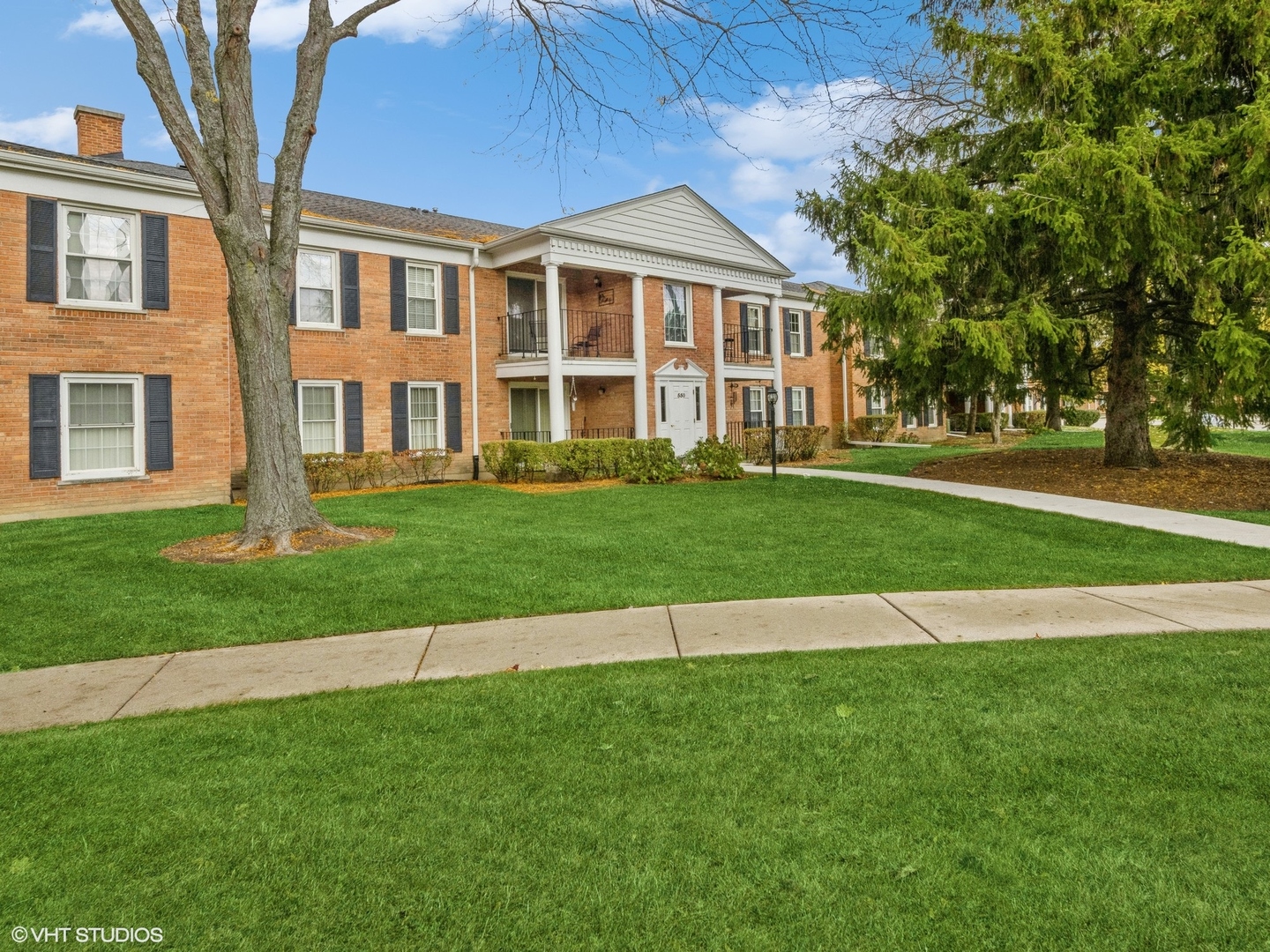 550 Shorely Drive Unit 104, Barrington IL 60010