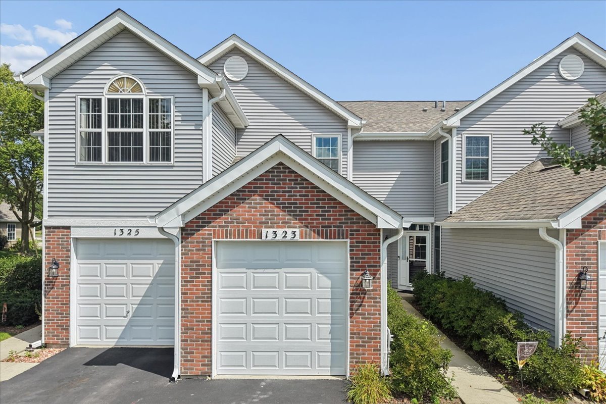 1323 Providence Circle, Elgin IL 60120