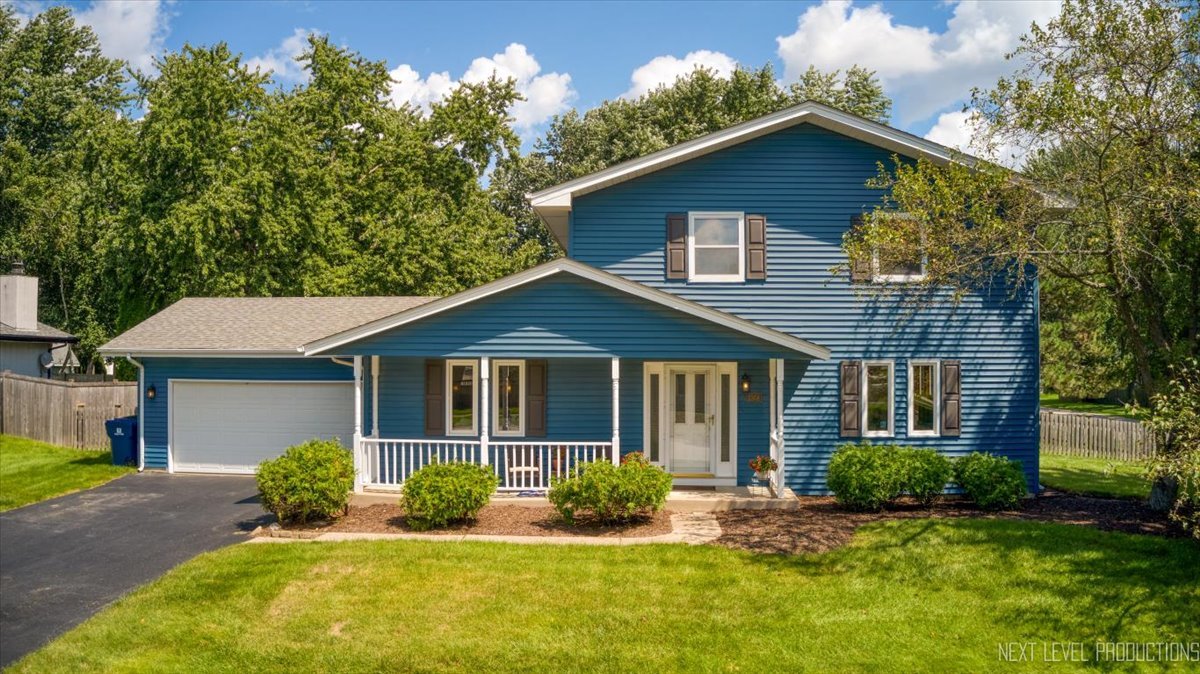 2308 Flambeau Drive, Naperville IL 60564