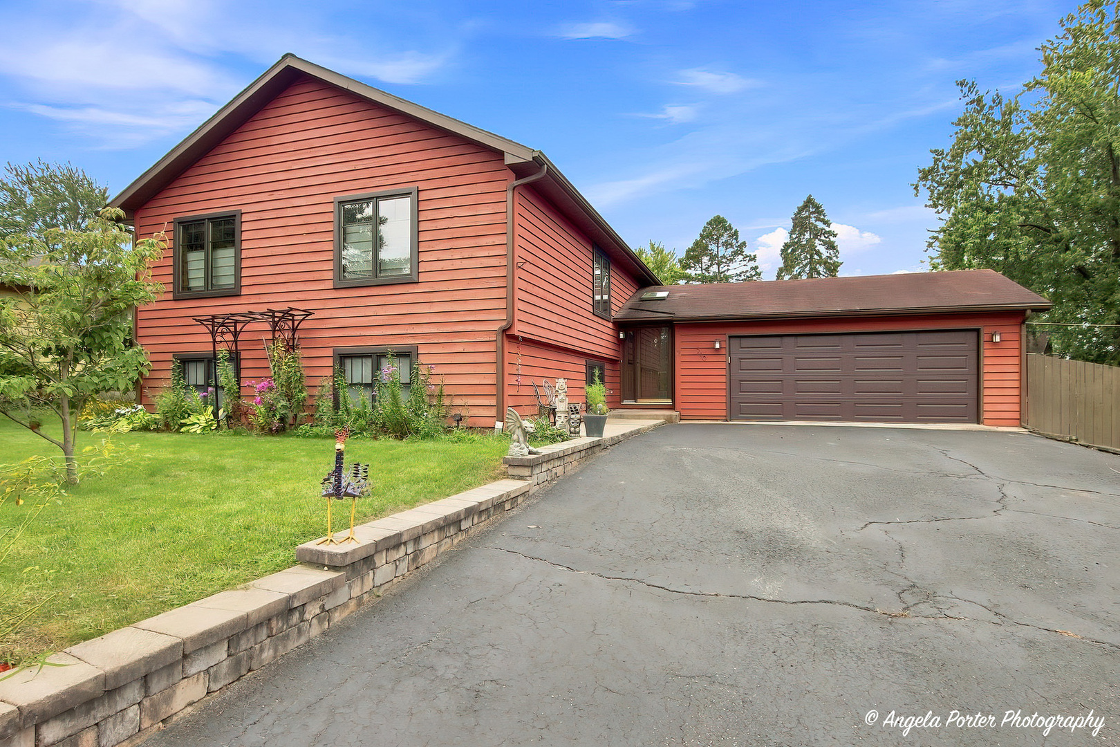 210 Maplewood Drive, Antioch IL 60002