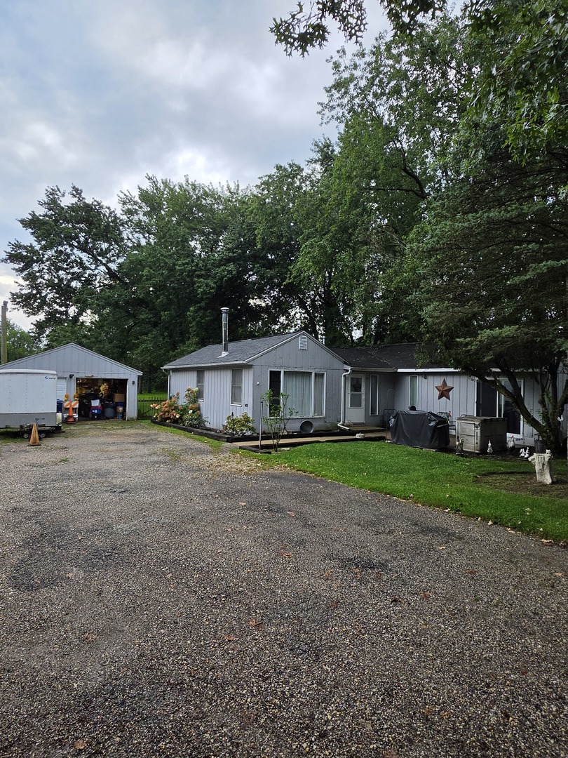 207 W Lincoln Road, Mchenry IL 60051