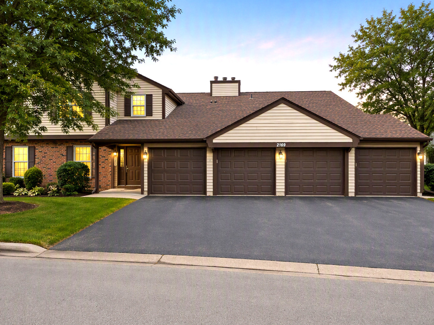 2169 Sunderland Court Unit 201B, Naperville IL 60565
