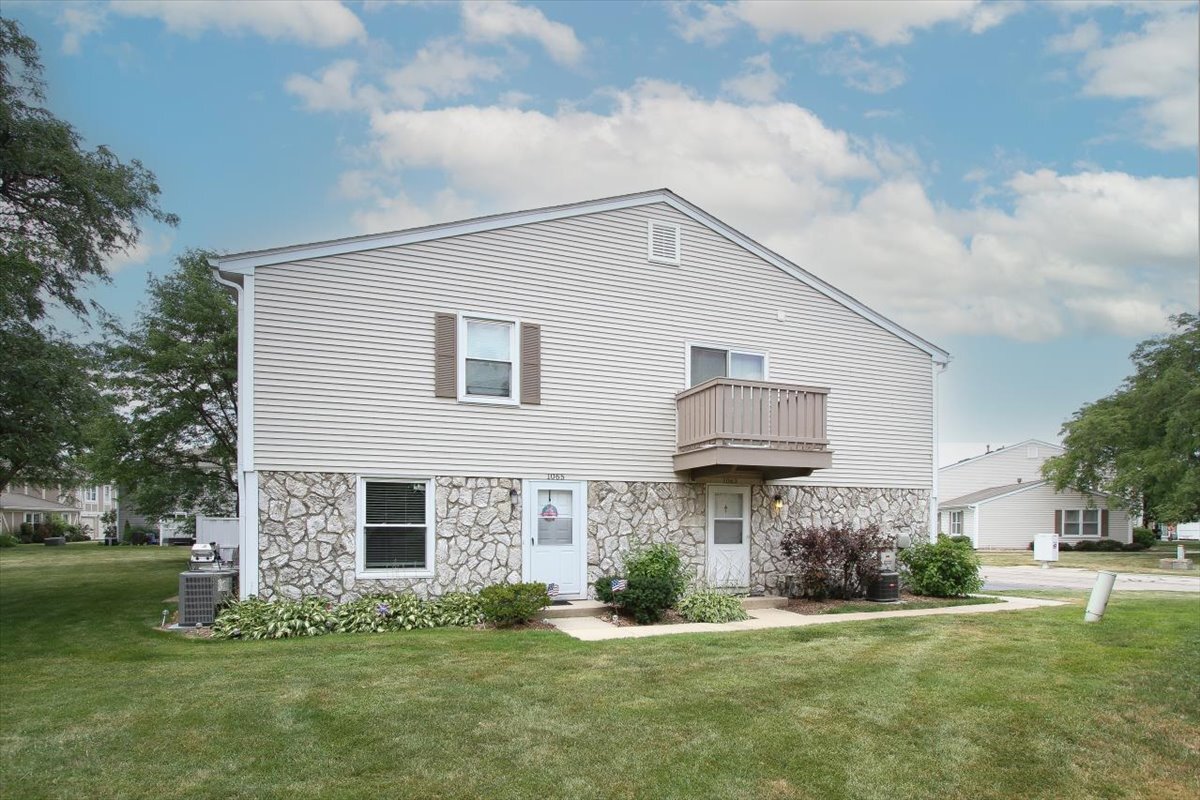 1063 HAMPTON Harbor Unit 1063, Schaumburg IL 60193