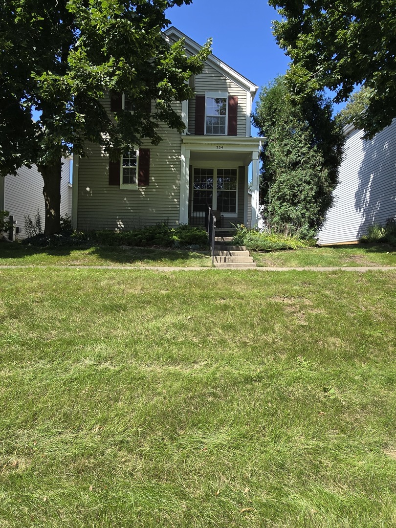 754 GOLDEN OAK Circle, Crystal Lake IL 60014