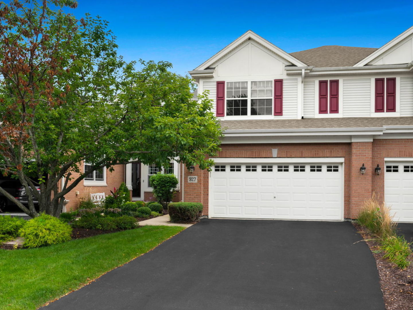 927 Winners Cup Court, Naperville IL 60565