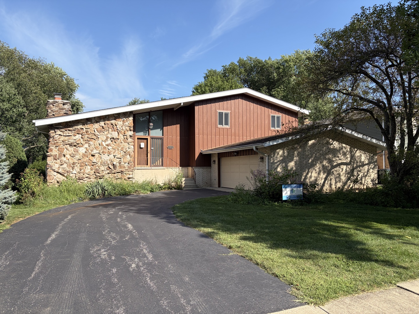 1919 N Chestnut Avenue, Arlington Heights IL 60004
