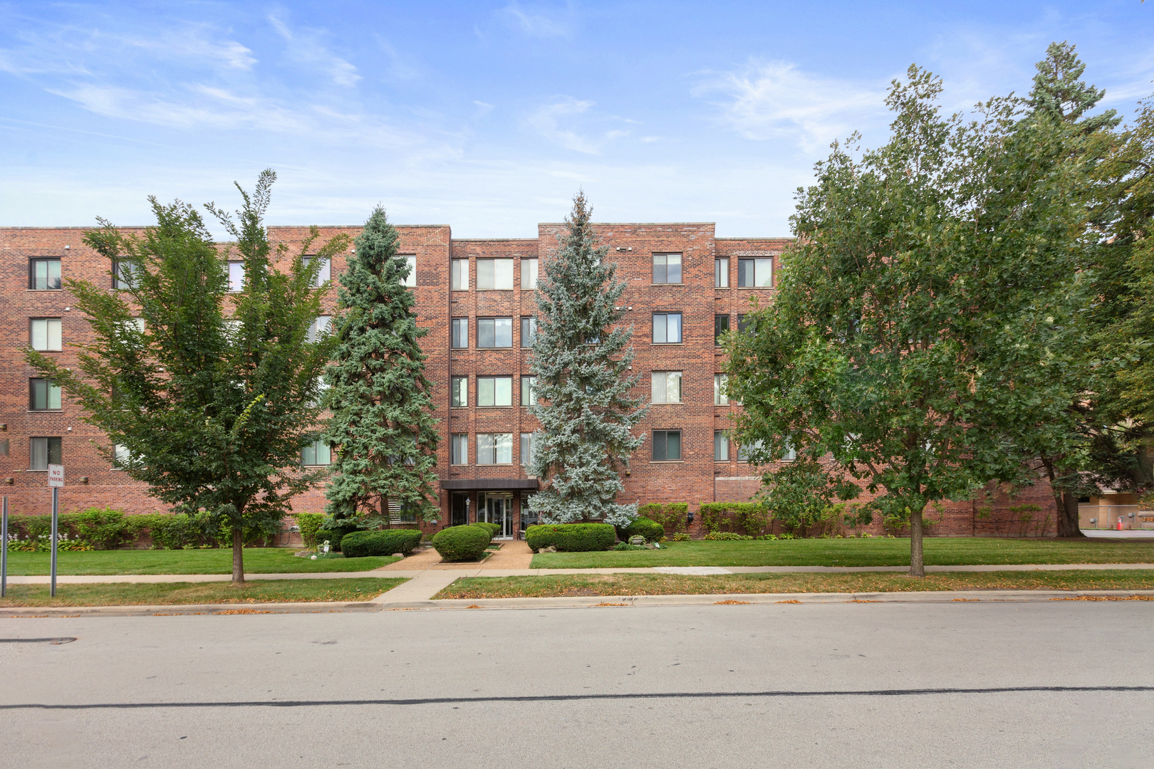 110 S Dunton Avenue Unit 2F, Arlington Heights IL 60005