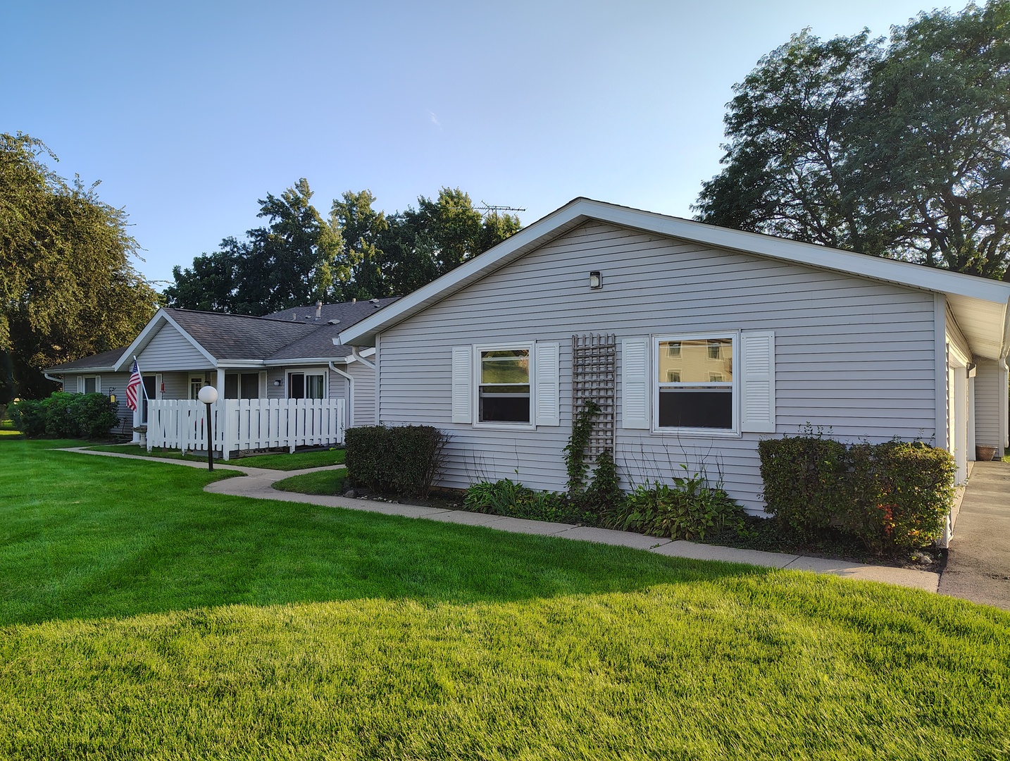 5205 WOODMAR Court Unit C, Mchenry IL 60050