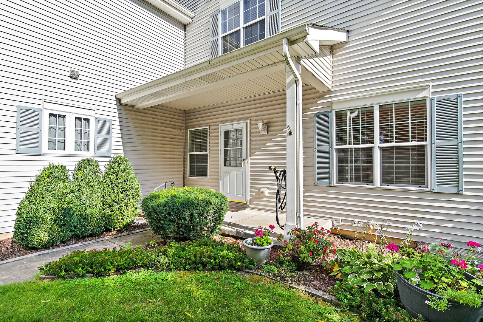 1075 Castleshire Drive Unit 1075, Woodstock IL 60098