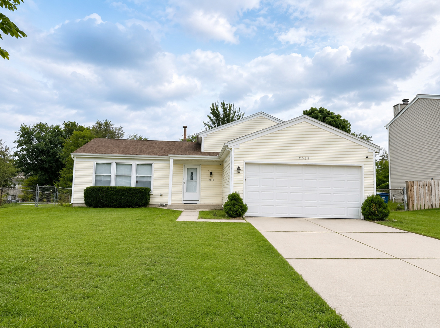 2116 Briar Hill Drive, Schaumburg IL 60194