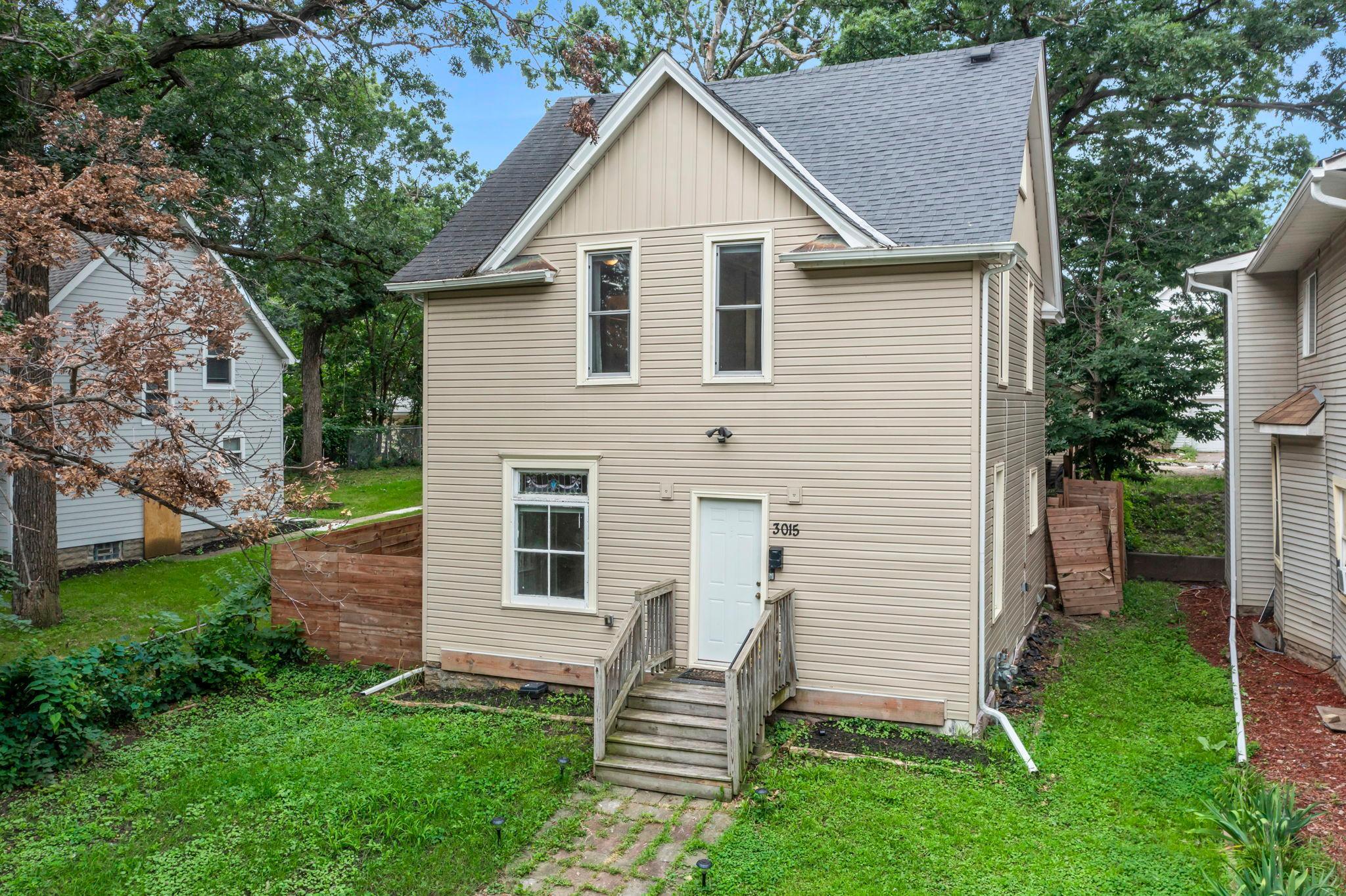 3015 Fremont Avenue N, Minneapolis MN 55411