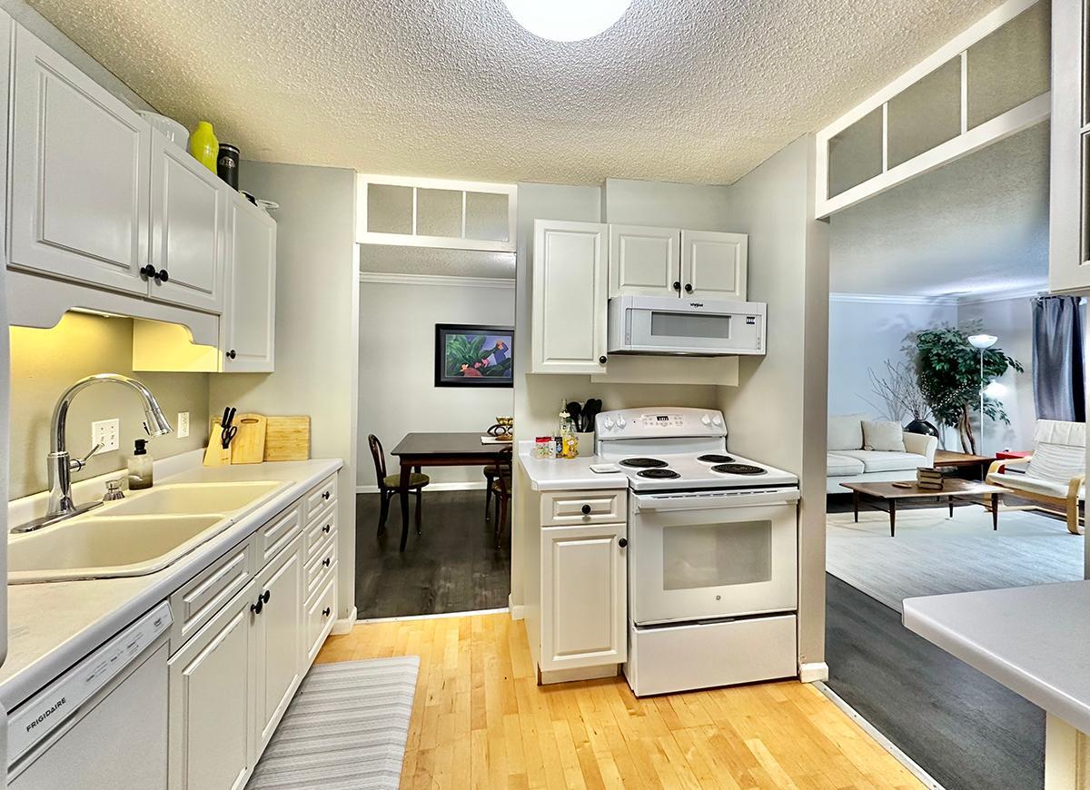 7510 Cahill Road Unit 214B, Edina MN 55439