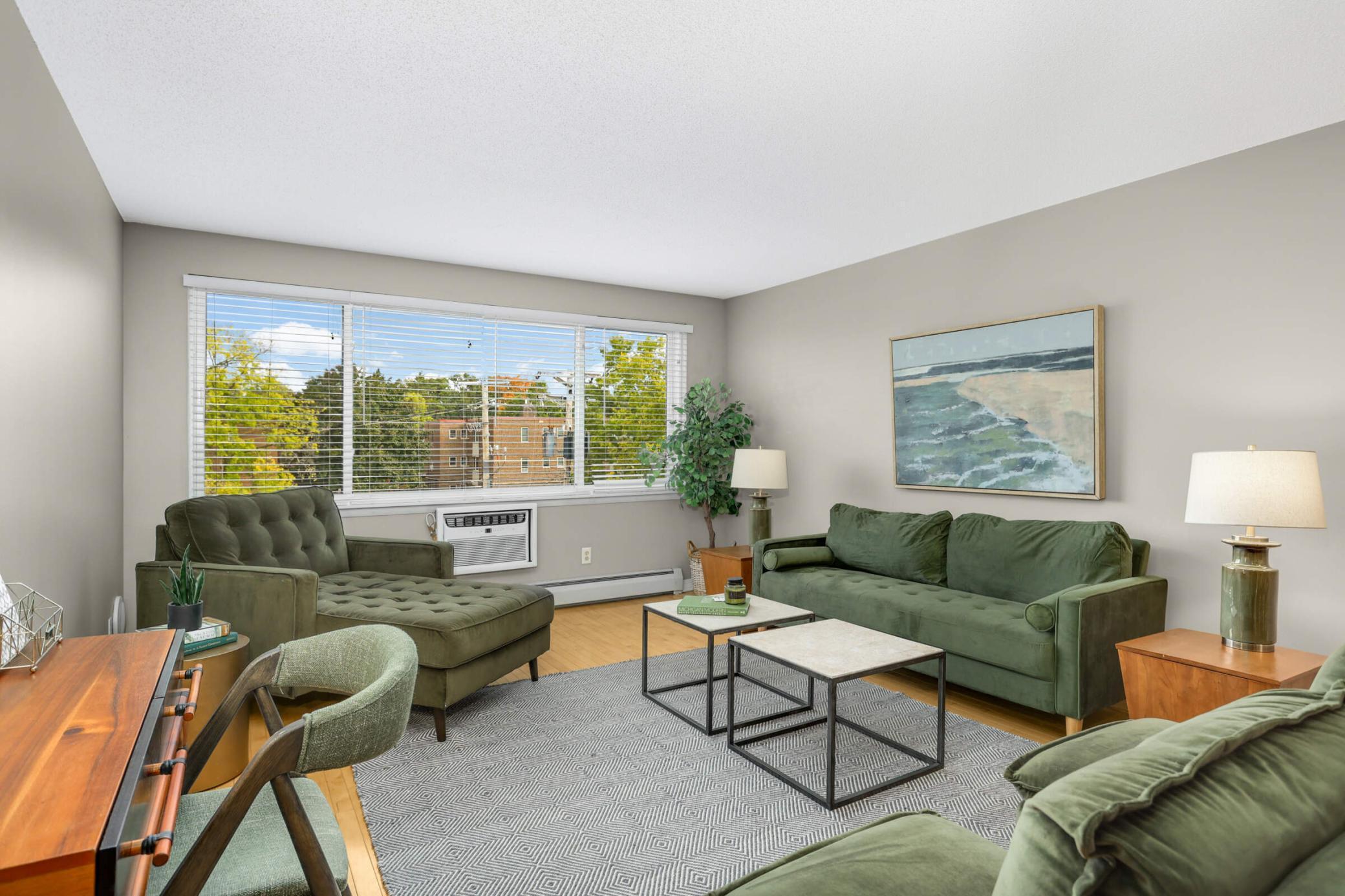 2700 W 44th Street Unit 401, Minneapolis MN 55410