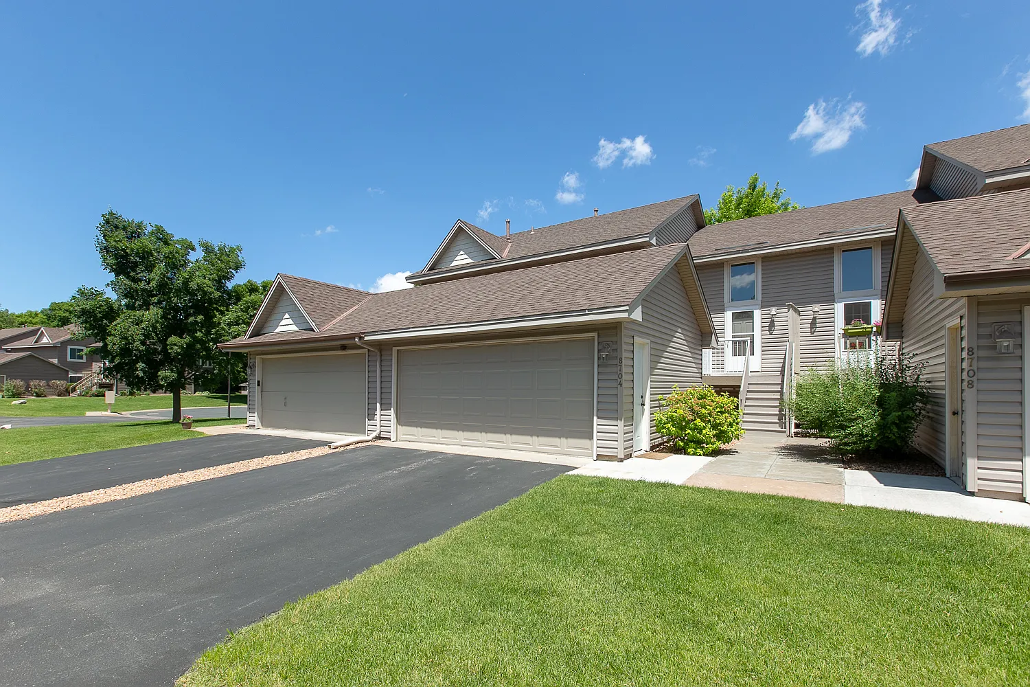 8704 Cottonwood Lane N, Maple Grove MN 55369