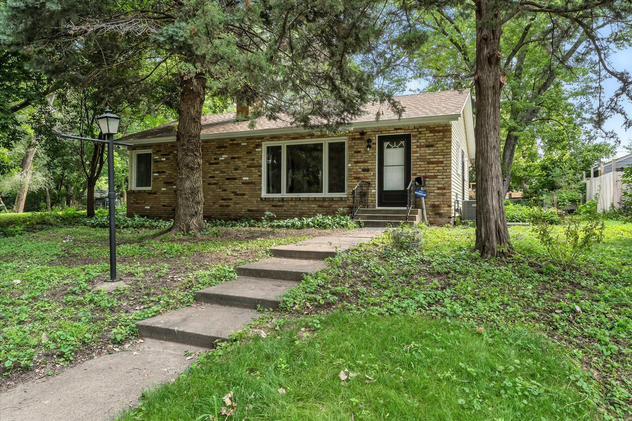 4730 Xerxes Avenue N, Minneapolis MN 55430