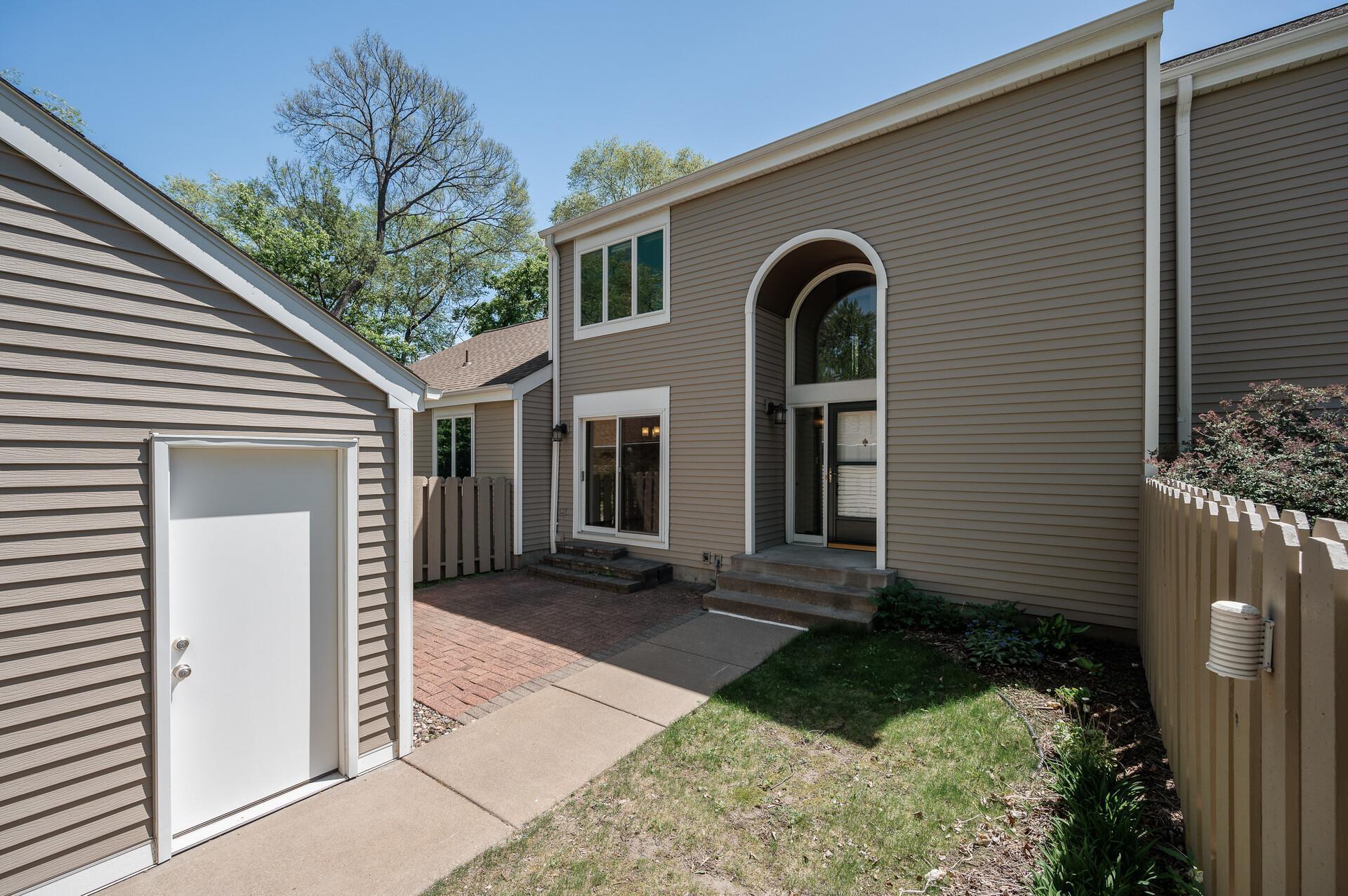 1174 Saint Clair Avenue, Saint Paul MN 55105