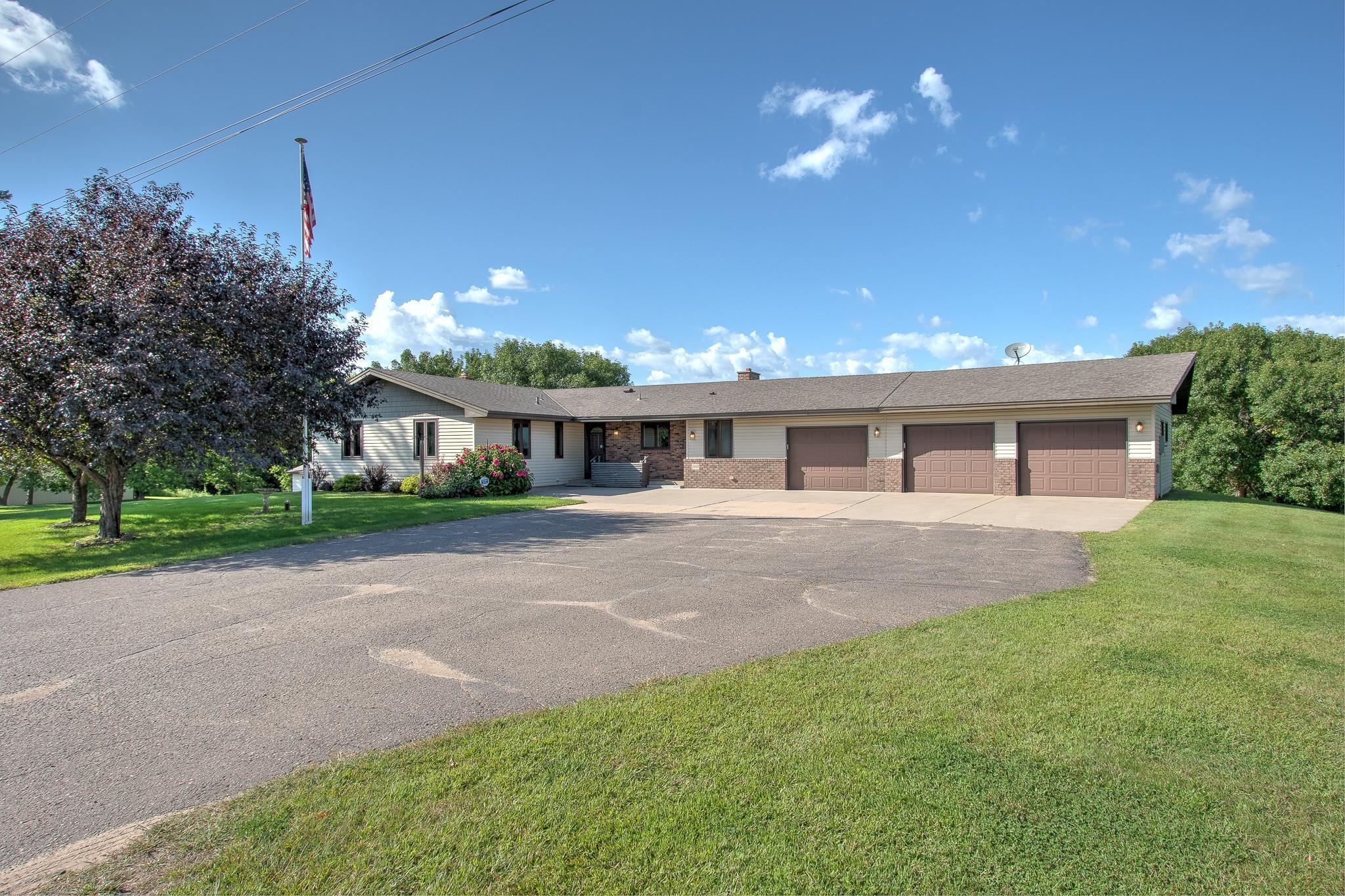 2993 361st Avenue NE, Cambridge MN 55008