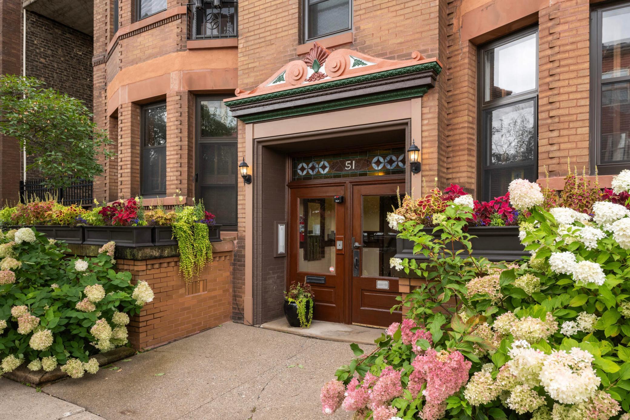 51 Avon Street S Unit 24, Saint Paul MN 55105