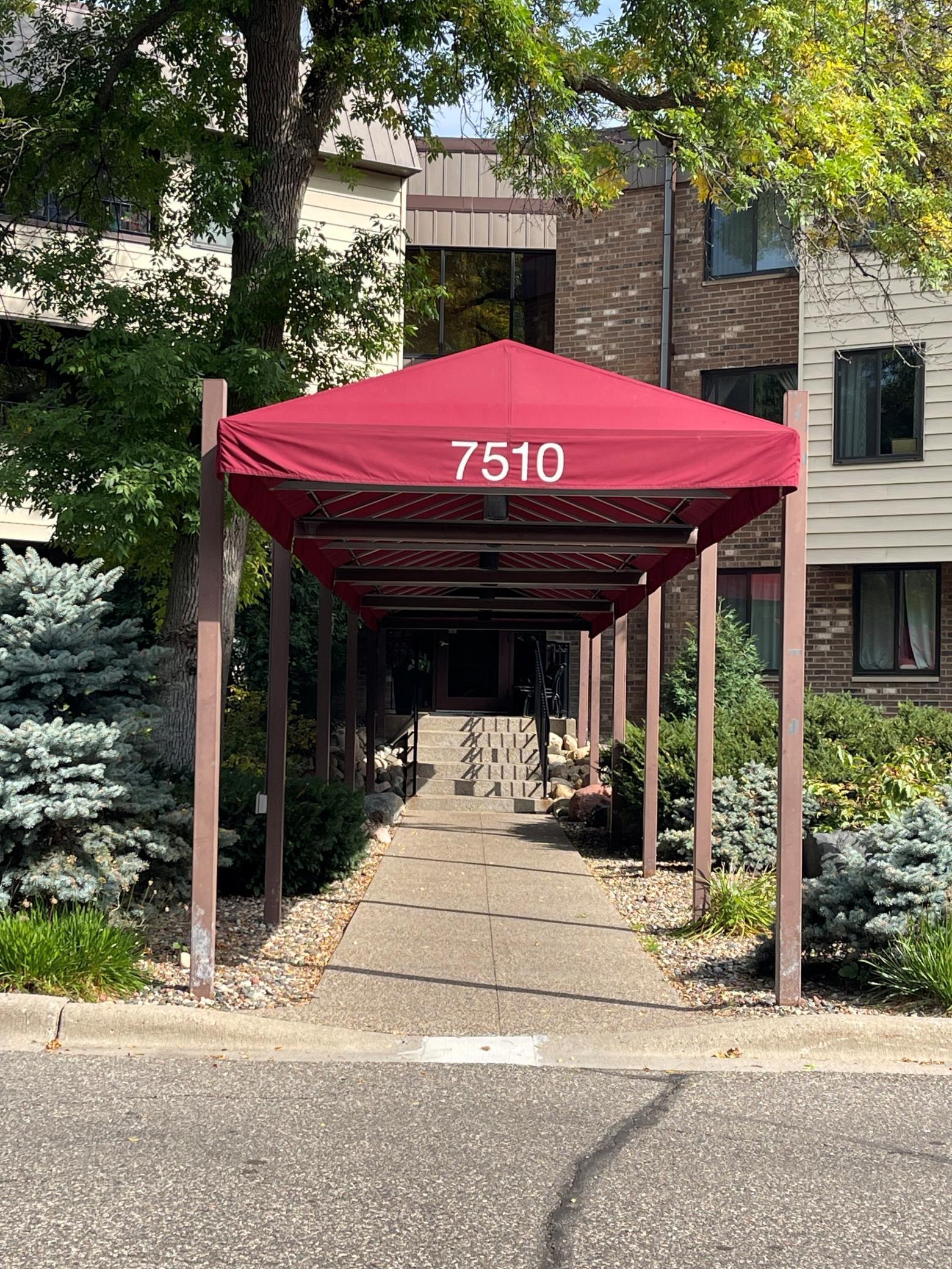 7510 Cahill Road Unit 119B, Edina MN 55439