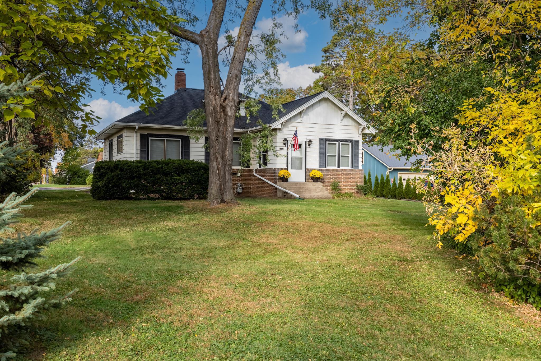 1443 Hazelwood Street, Saint Paul MN 55106