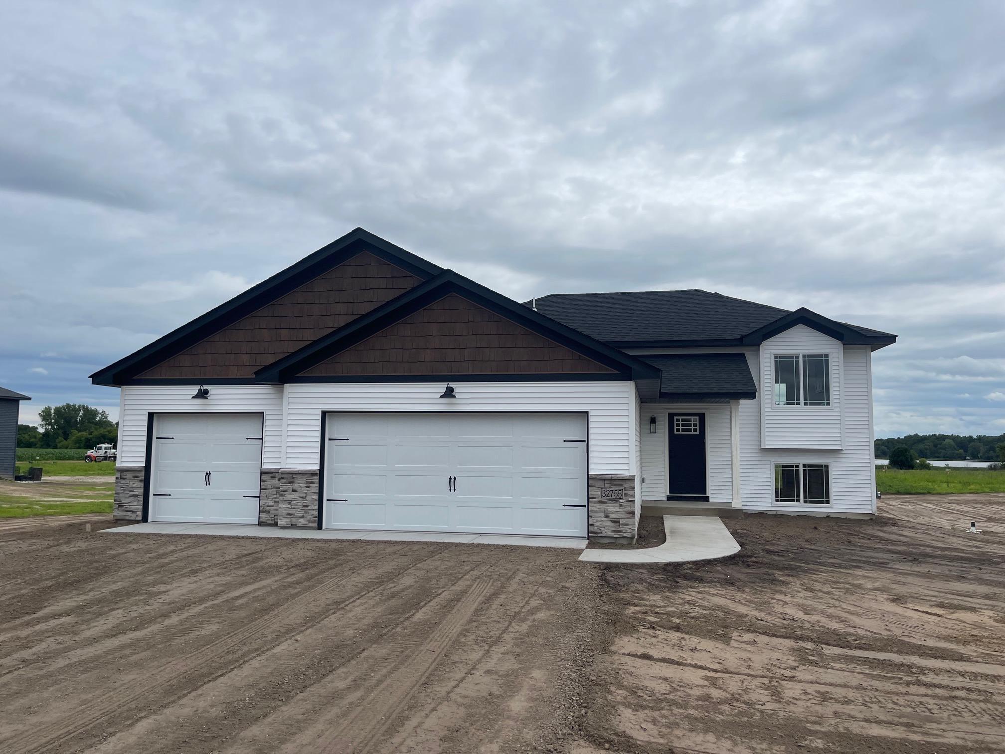 1411 34th Avenue SW, Cambridge MN 55008