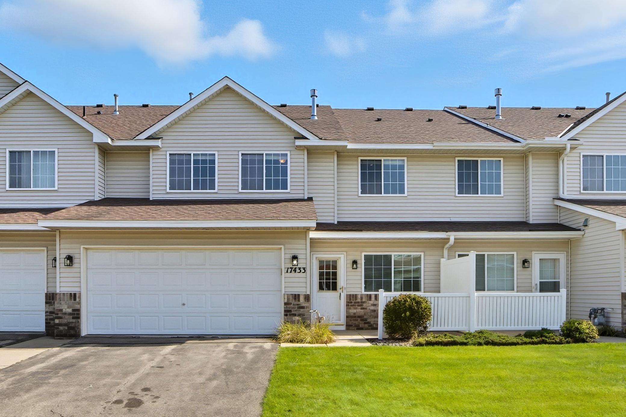 17433 Glacier Way Unit 19, Lakeville MN 55044