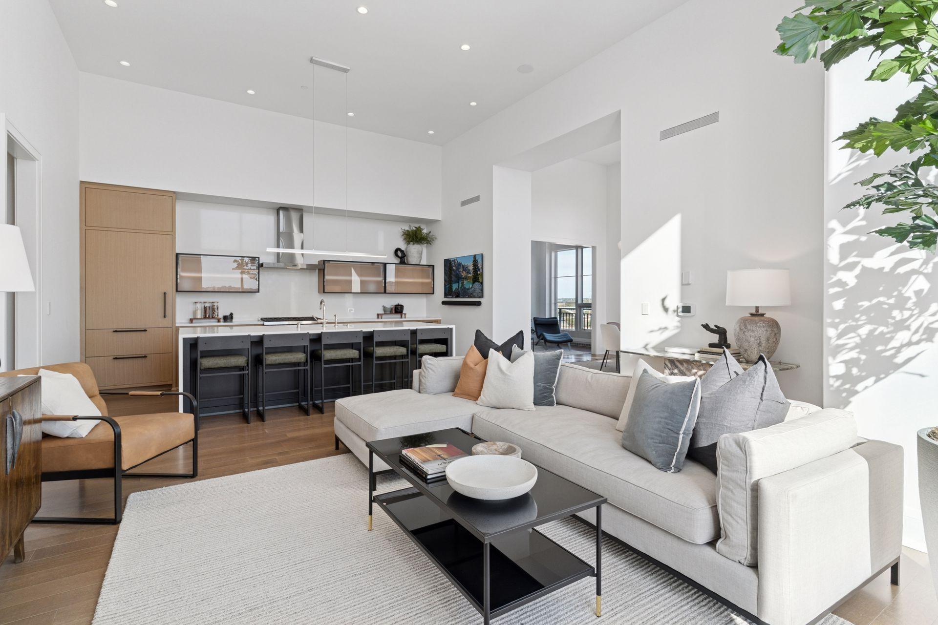 1111 W River Parkway Unit 8D, Minneapolis MN 55415