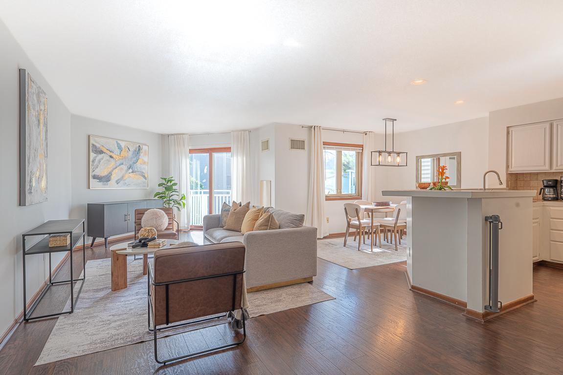 1372 Carling Drive Unit 208, Saint Paul MN 55108