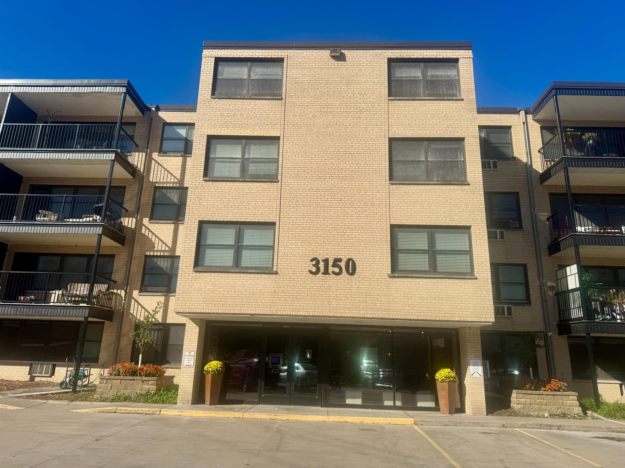 3150 Excelsior Boulevard Unit 211, Minneapolis MN 55416